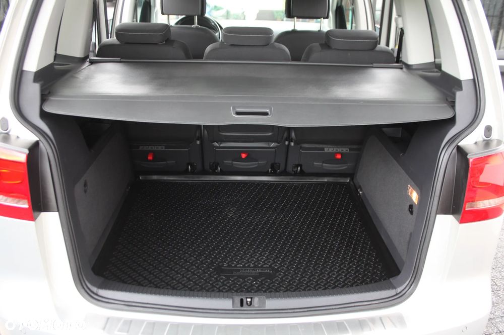Volkswagen Touran 2.0 TDI DPF BlueMotion Technology DSG Cup - 6