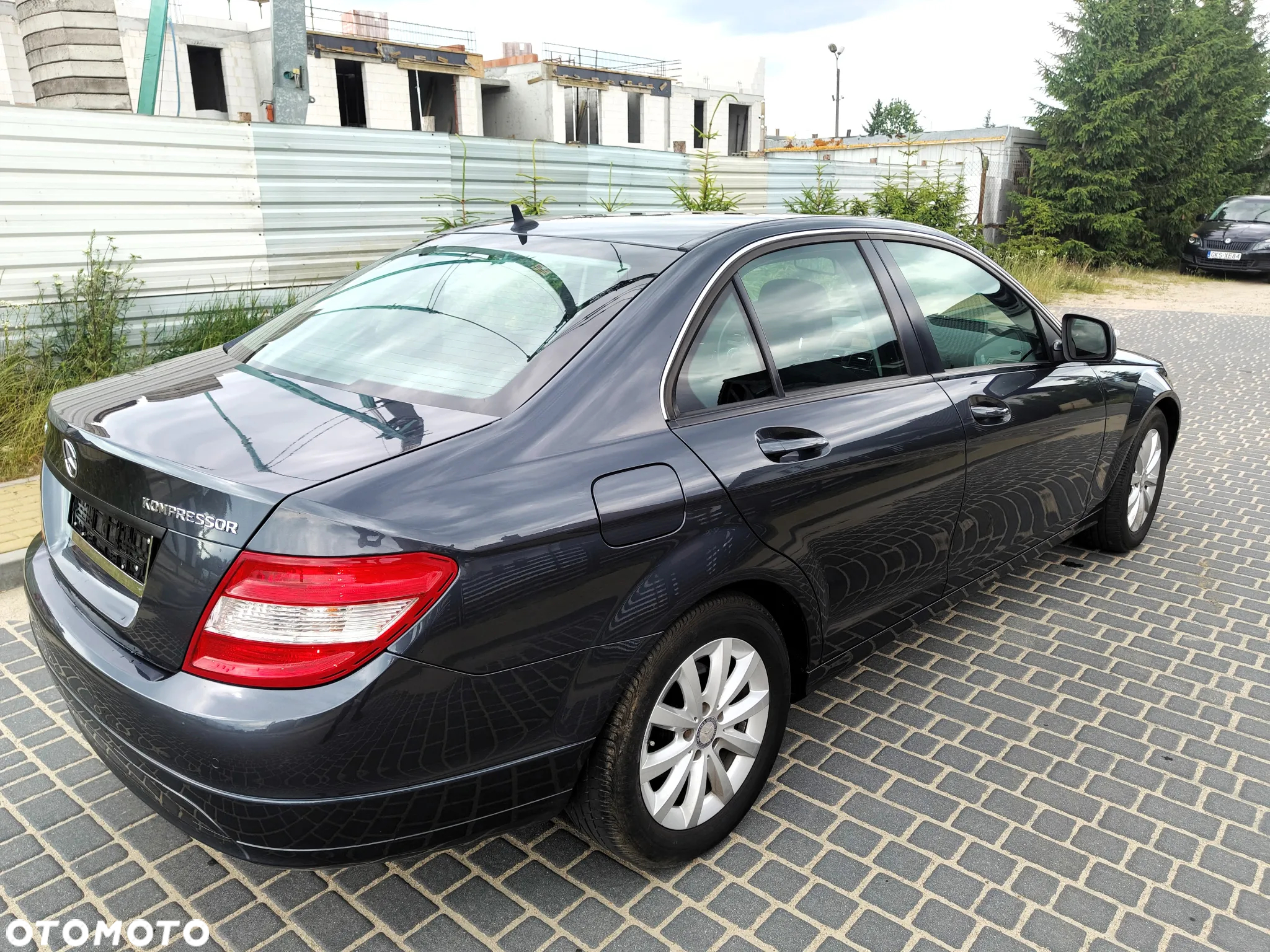 Mercedes-Benz Klasa C 180 BlueEFFICIENCY 7G-TRONIC - 9