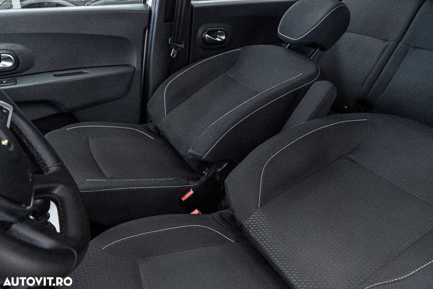 Dacia Lodgy TCe 130 GPF Comfort - 27