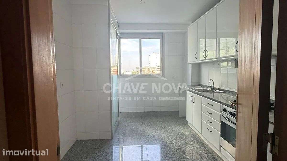 T1 c/ Lugar Garagem no centro da Maia - Grande imagem: 5/14