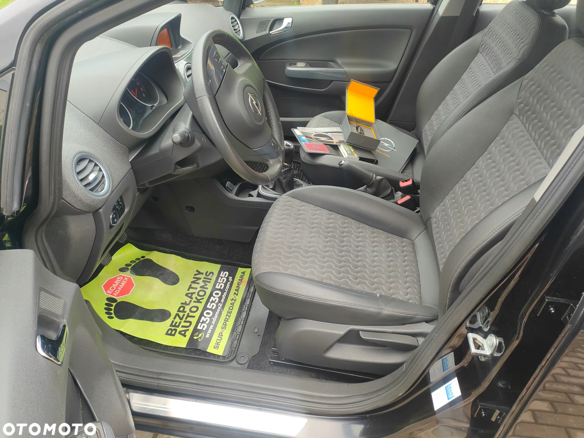 Opel Corsa 1.2 16V Cosmo - 17
