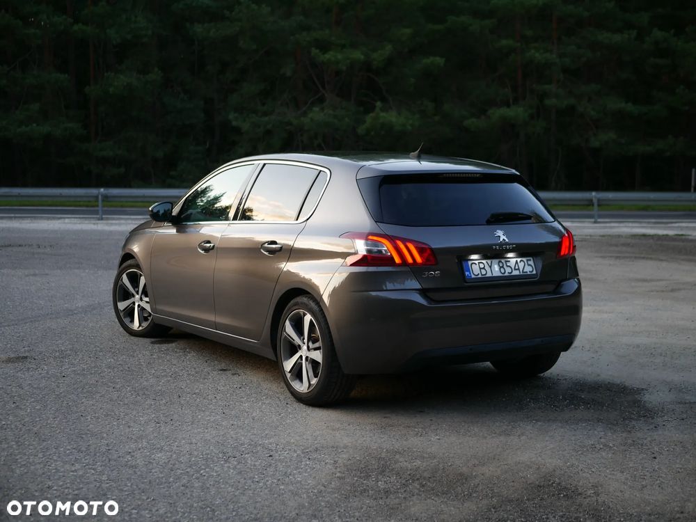 Peugeot 308 1.6 e-HDi Allure S&S - 29