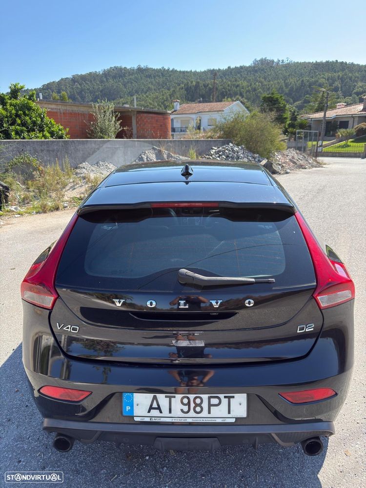 Volvo V40 D2 R Design - 6