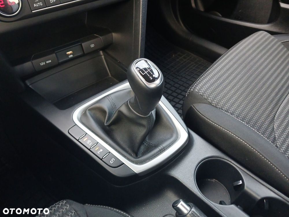 Kia Ceed 1.5 T-GDI M - 16