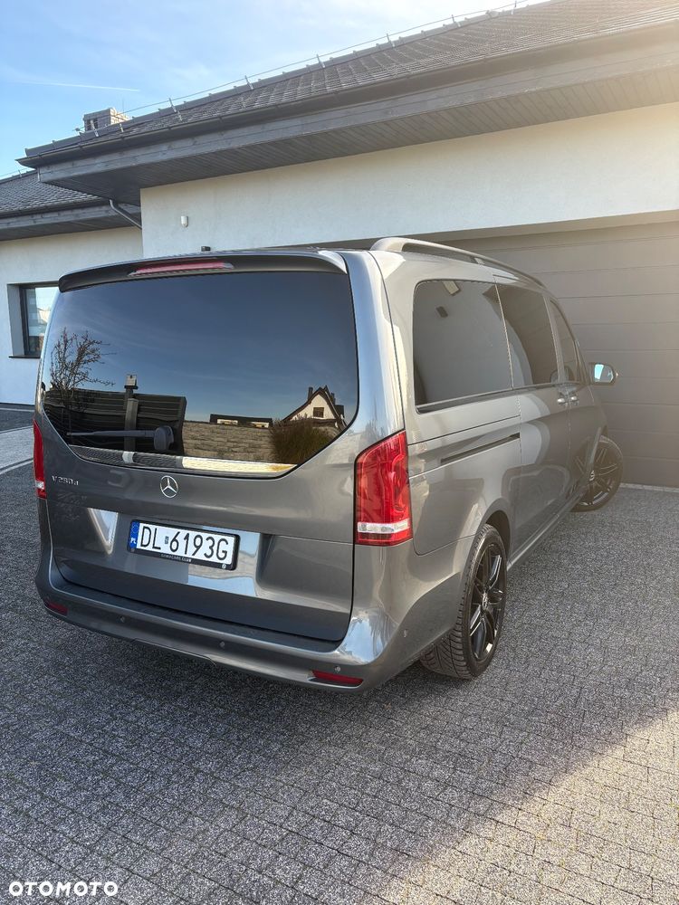 Mercedes-Benz Klasa V - 10
