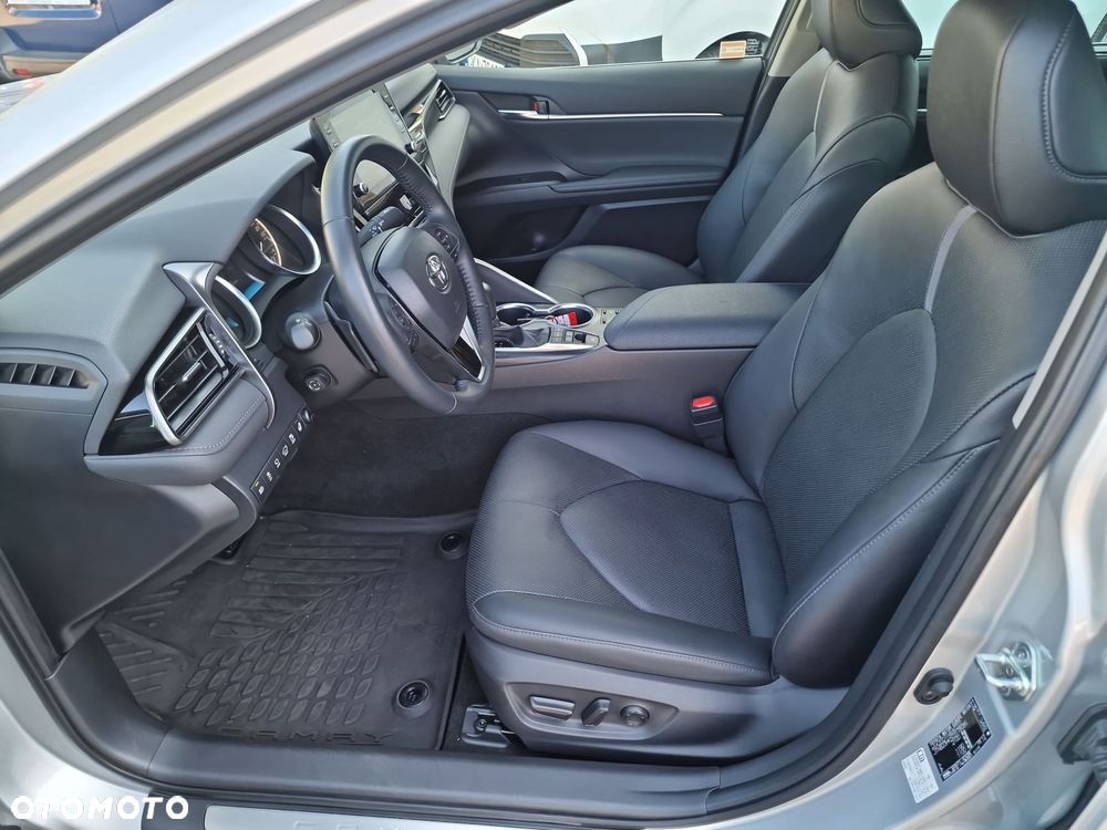 Toyota Camry 2.5 Hybrid Executive CVT - 14