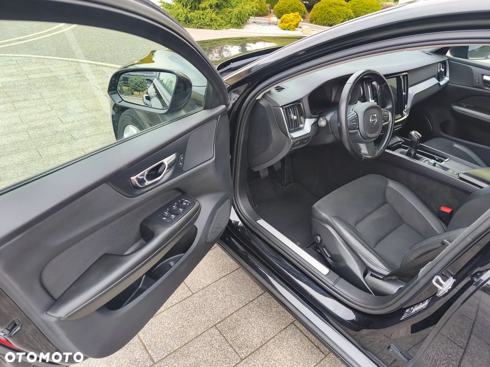 Volvo V60 D3 Momentum Core - 10