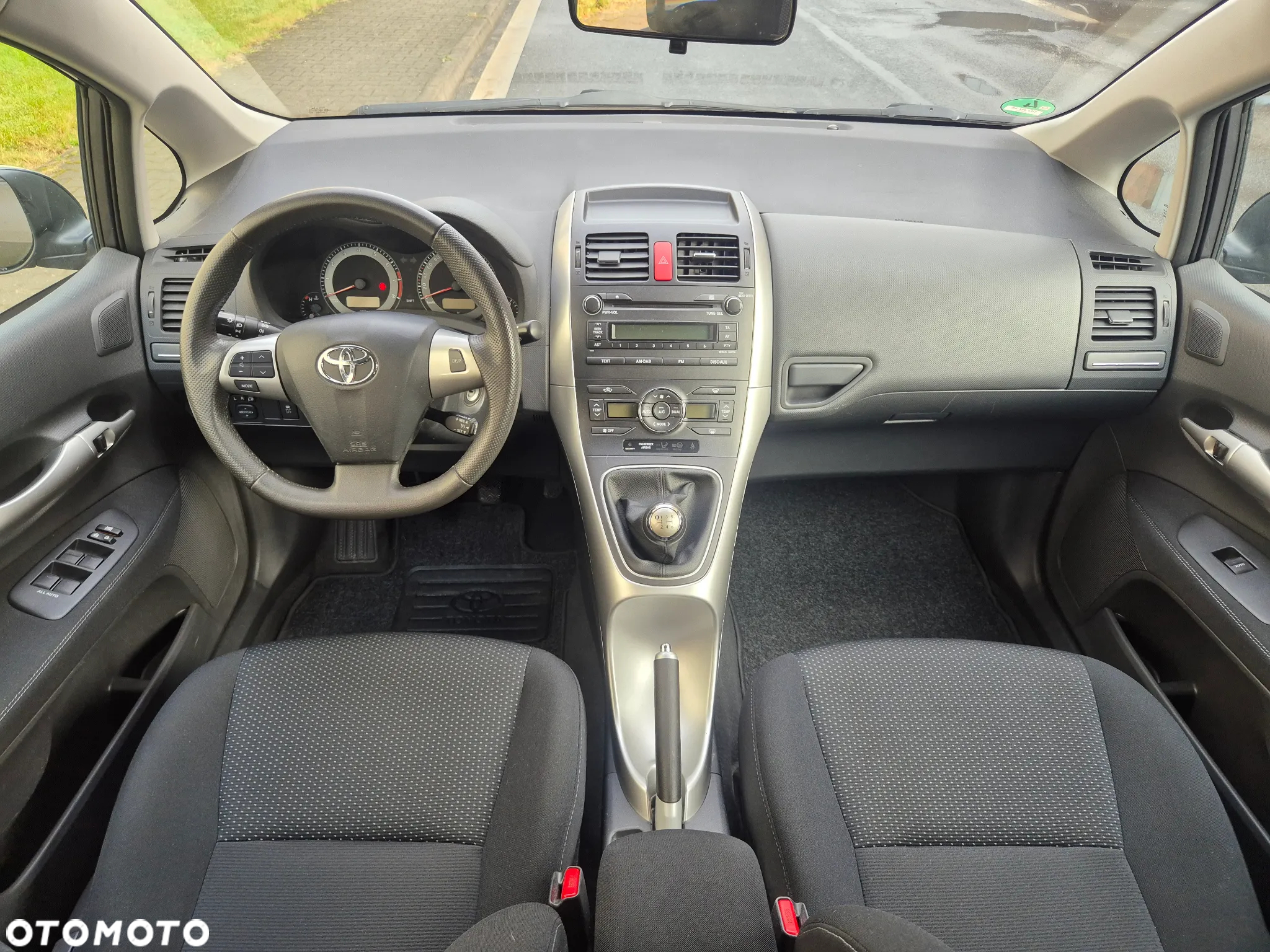 Toyota Auris 1.6 Executive - 8