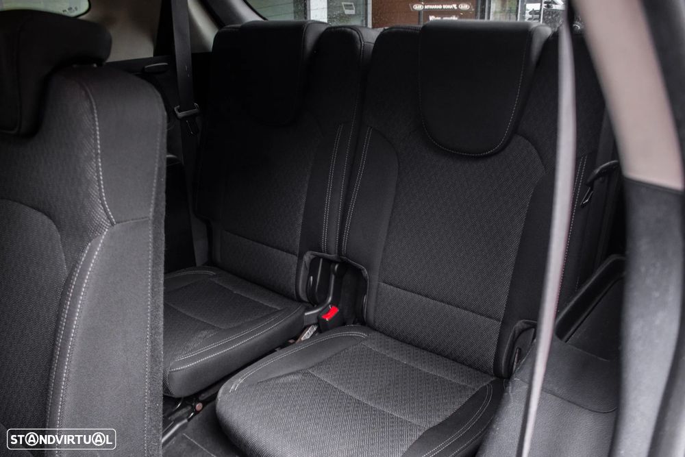 Kia Carens 1.7 CRDi ISG EX - 31