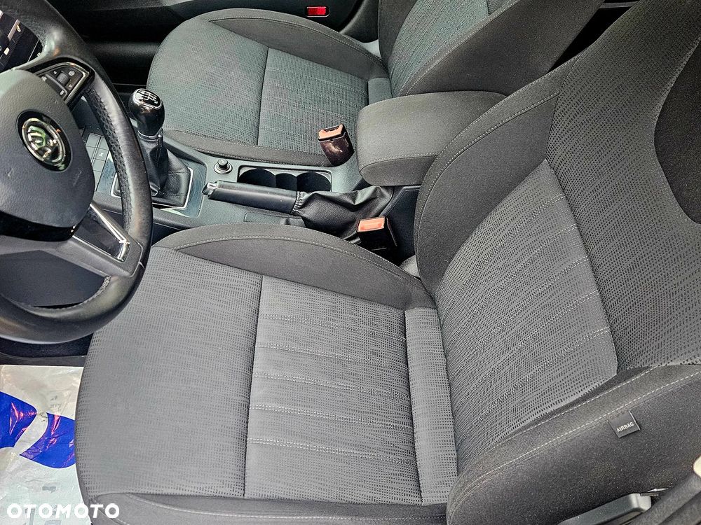 Skoda Octavia 1.5 TSI ACT Sportline - 25