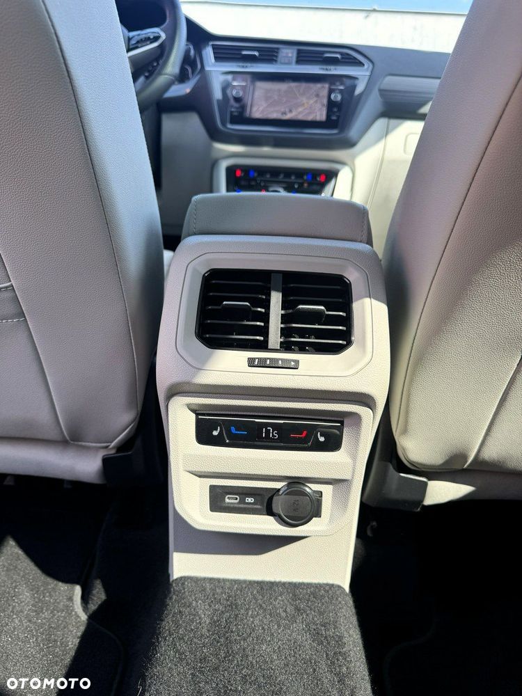 Volkswagen Tiguan - 32