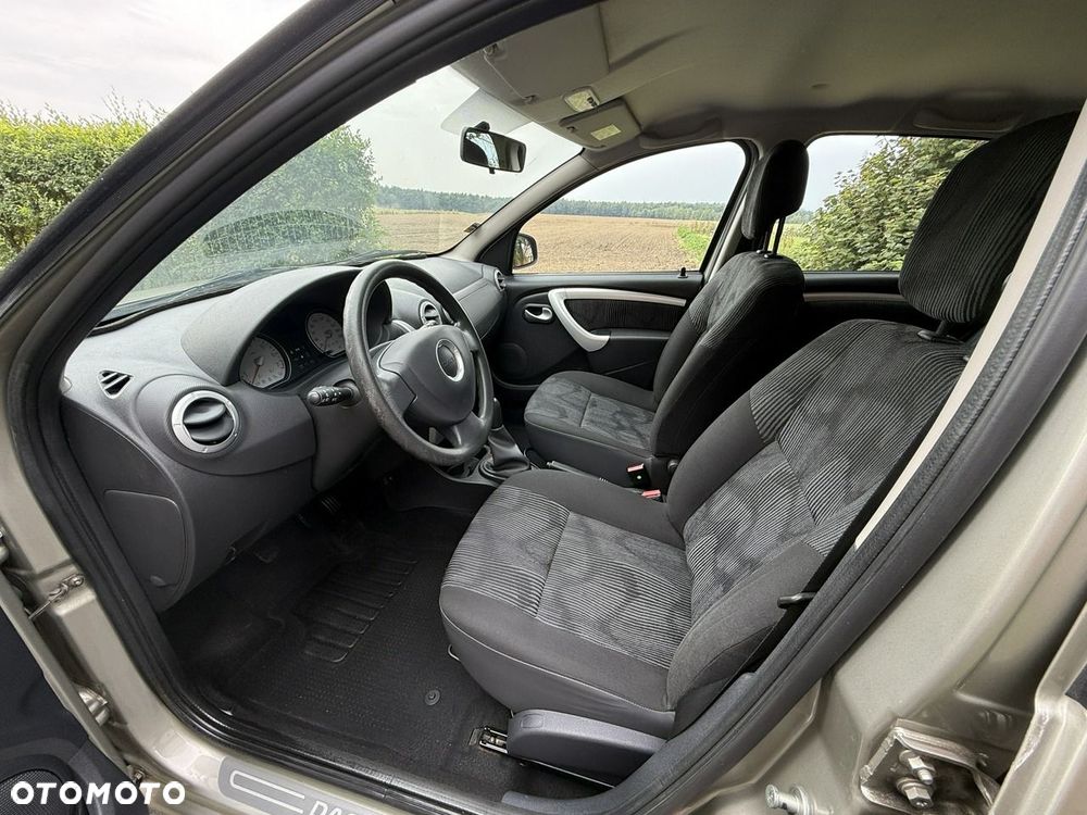 Dacia Sandero 1.2 16V 75 Celebration - 19