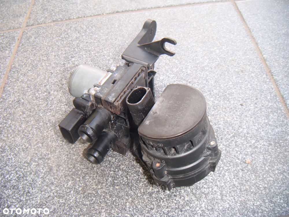 audi a6 c6 3.2 v6 pompa wody  0392023007 - 2