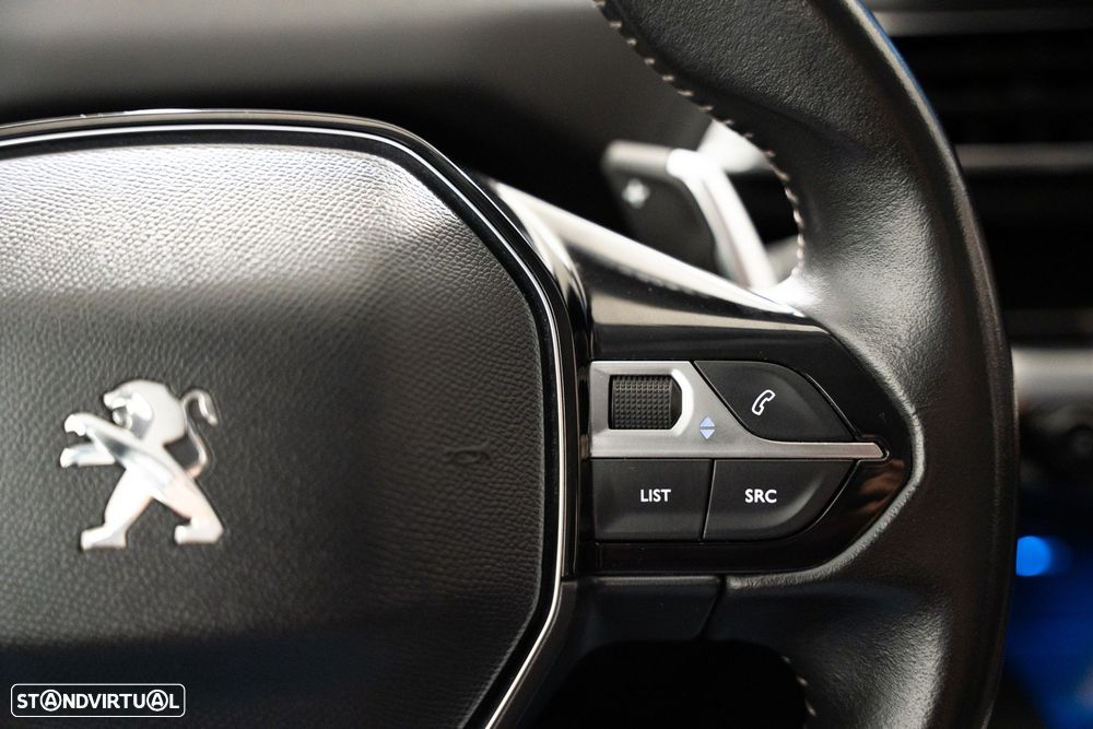 Peugeot 5008 1.2 PureTech Allure EAT8 - 17