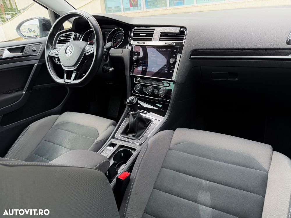 Volkswagen Golf 2.0 TDI SCR Highline - 29