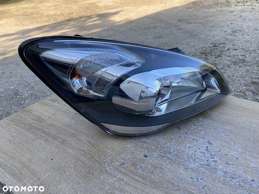 LAMPA PRZEDNIA PRAWA KIA CEED I LIFT 2010- EUROPA 92102-1H Z ŻARÓWKAMI - 2
