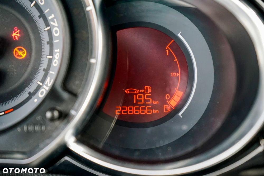 Citroën DS3 1.6 HDi SportChic - 29