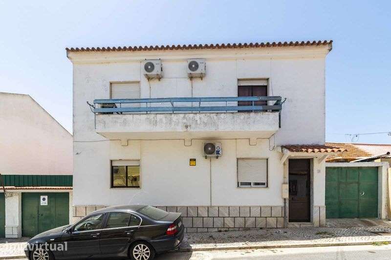 T2 com quintal quinta da lomba
