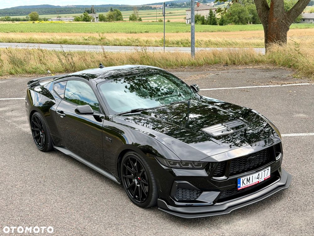 Ford Mustang - 4