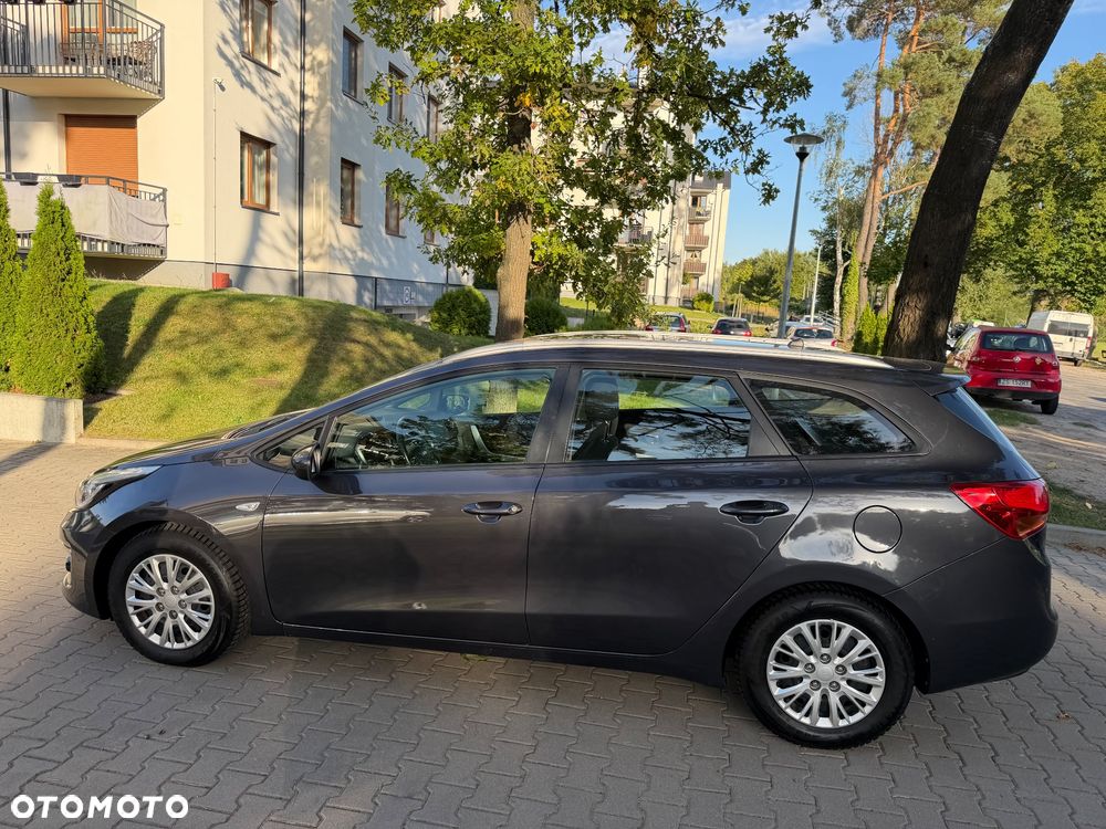 Kia Ceed - 14