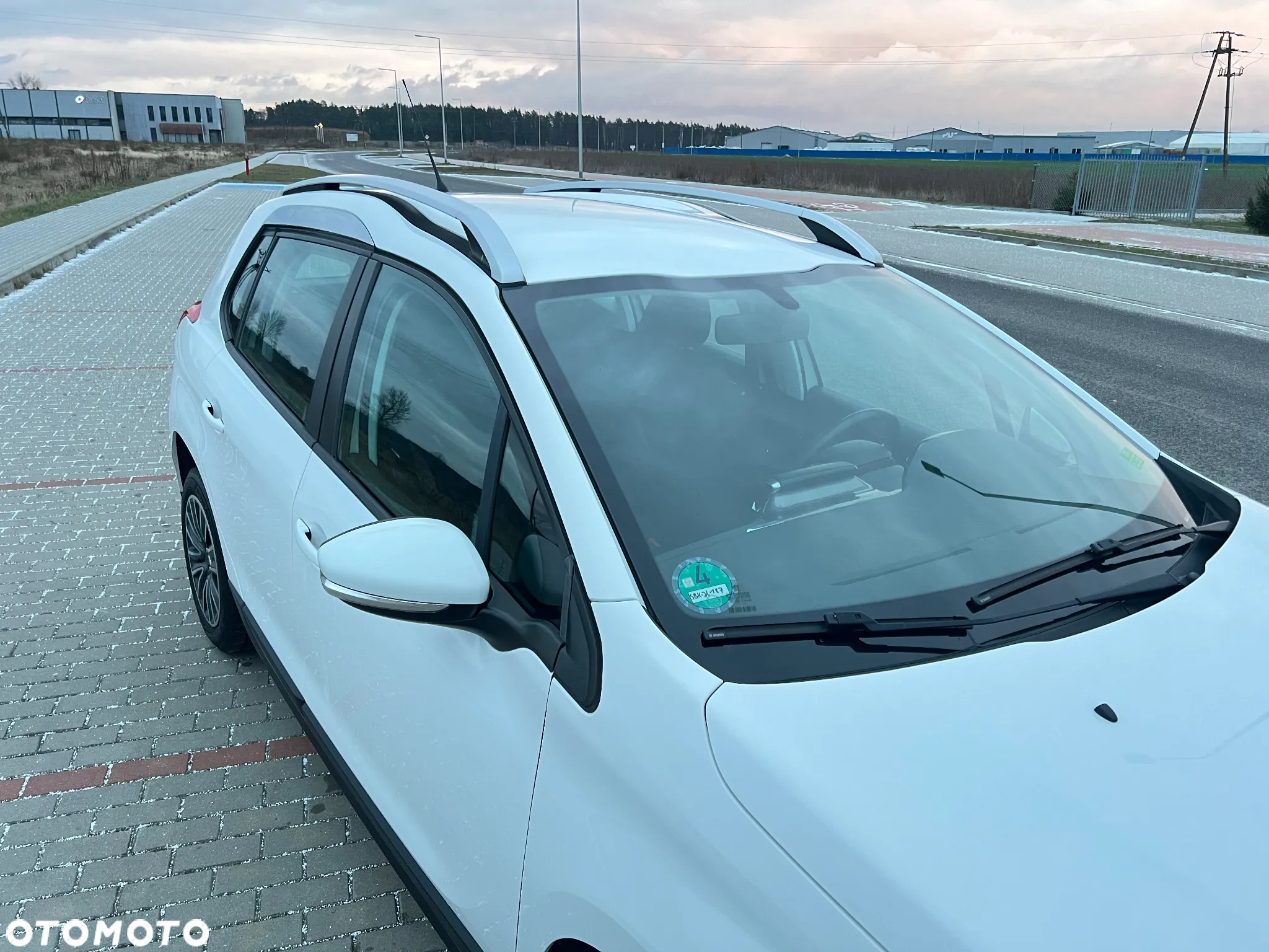Peugeot 2008 1.2 Pure Tech Allure S&S - 24