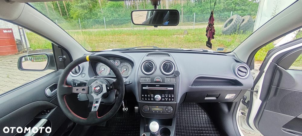 Ford Fiesta - 8