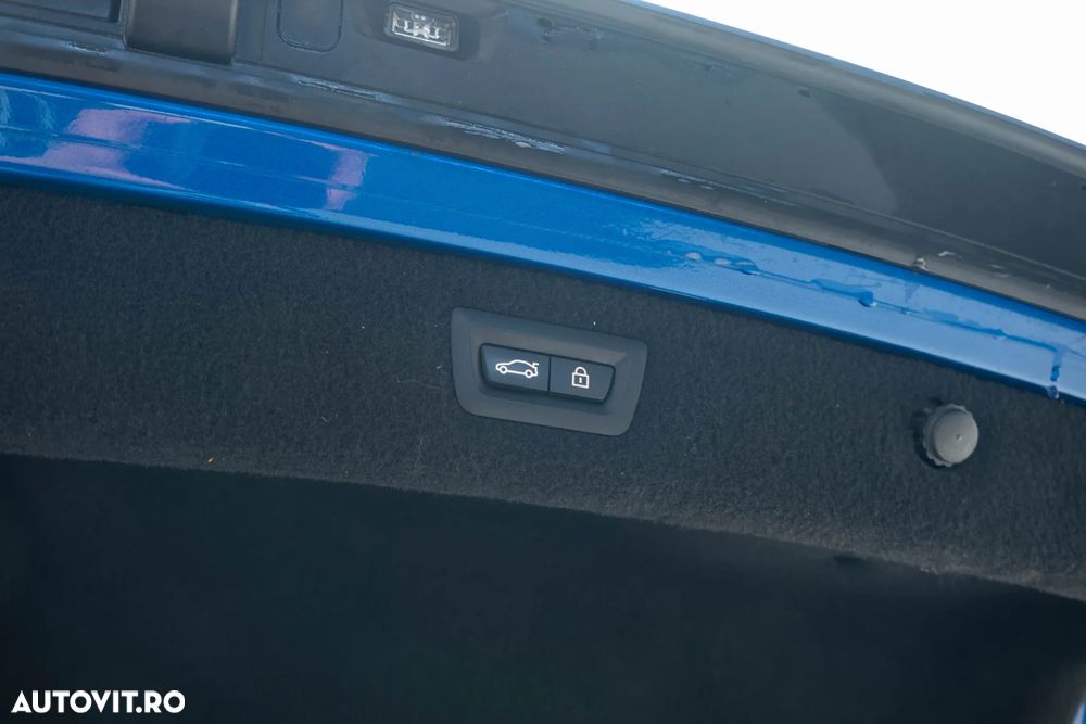 BMW M8 M850i xDrive AT - 36