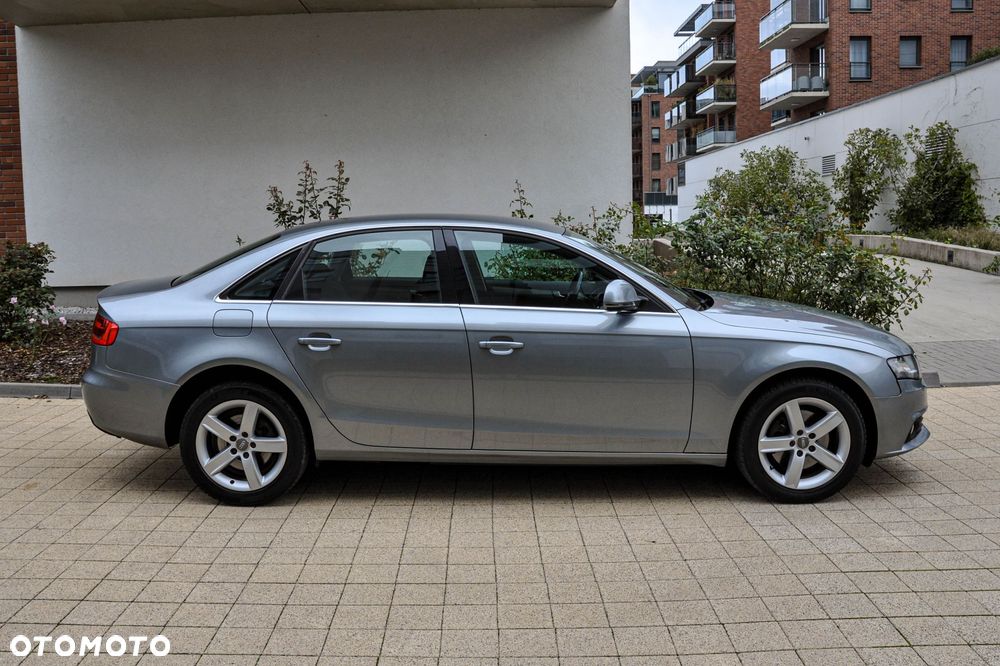 Audi A4 Limousine - 5