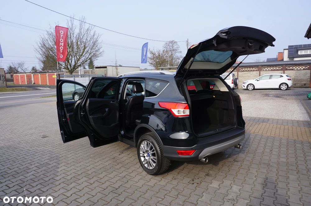 Ford Kuga 2.0 TDCi 2x4 Titanium - 12