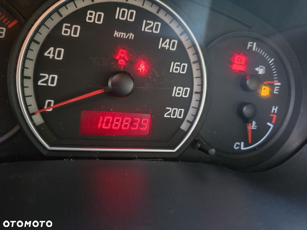 Suzuki Swift - 8