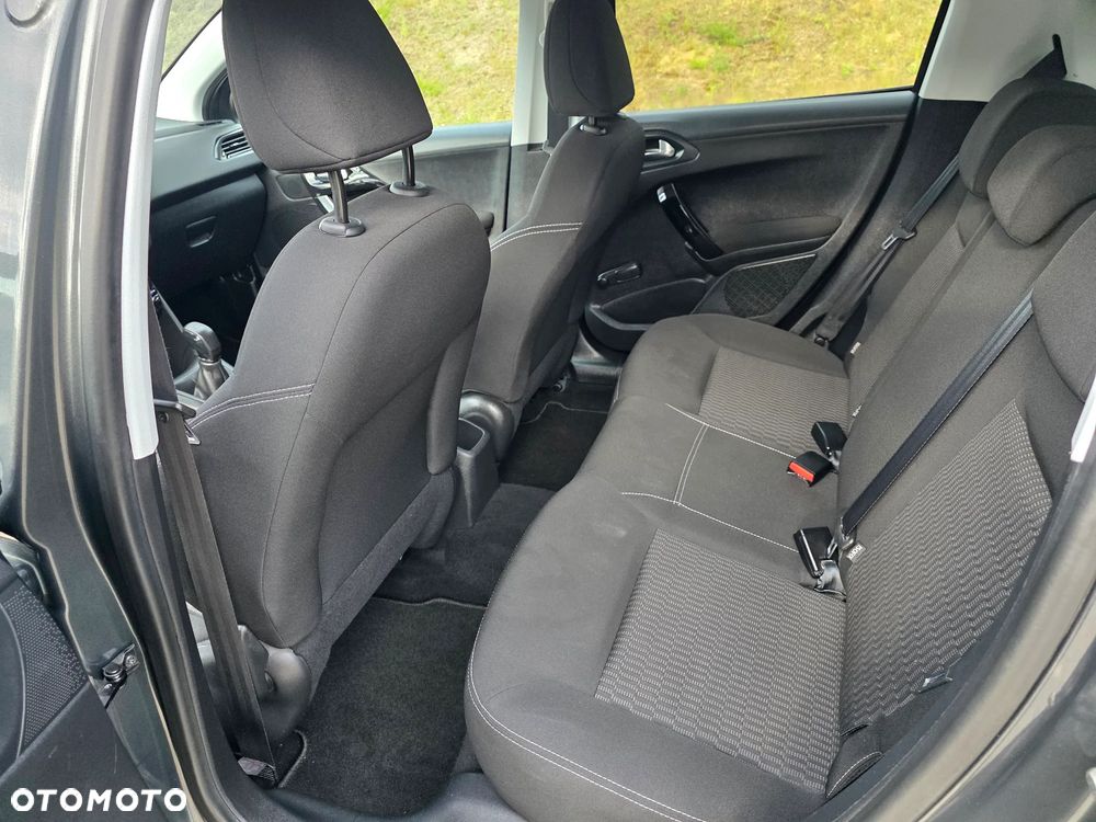 Peugeot 208 - 7