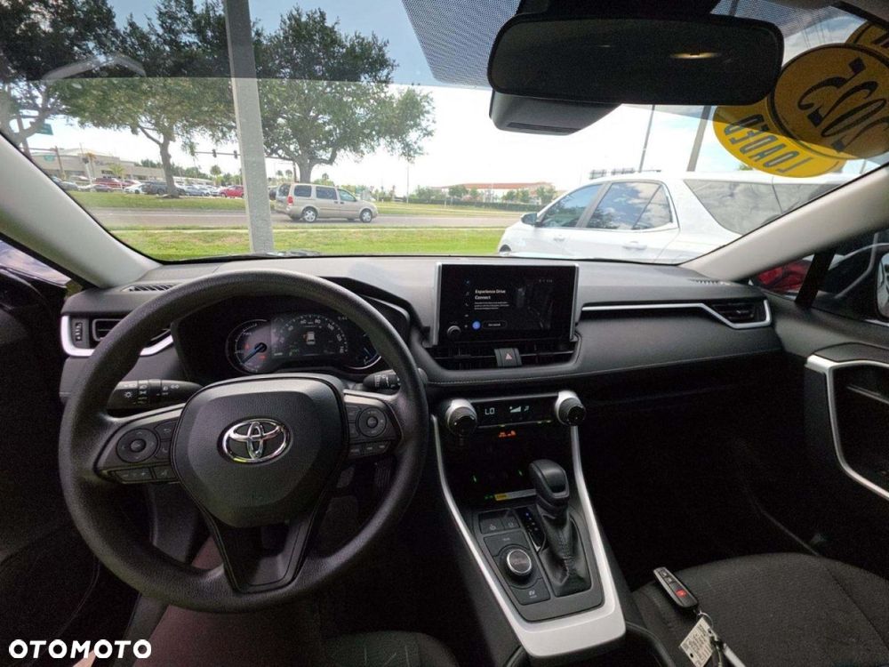 Toyota RAV4 - 9
