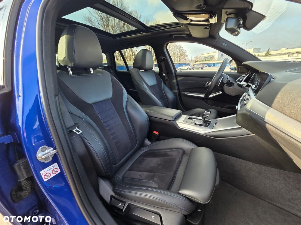 BMW Seria 3 330i xDrive M Sport sport - 38