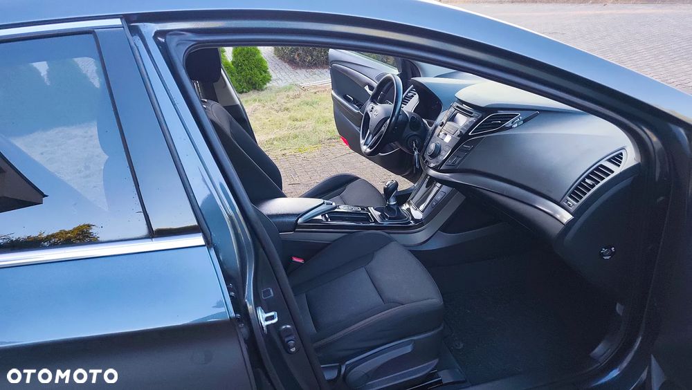 Hyundai i40 Kombi 1.7 CRDi Premium - 17