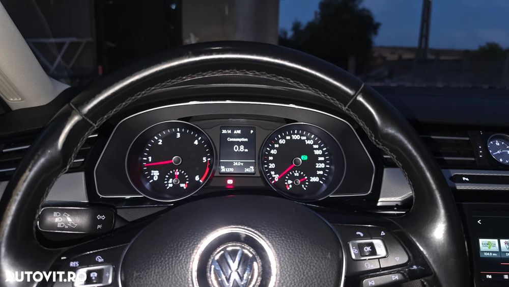 Volkswagen Passat - 4