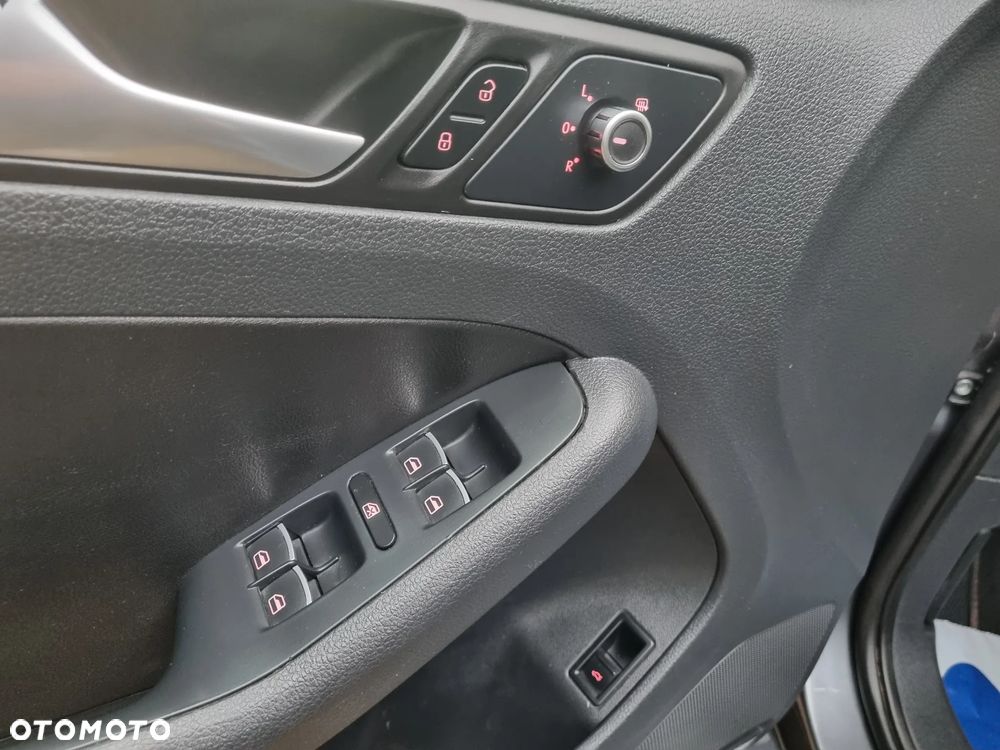Volkswagen Jetta - 10