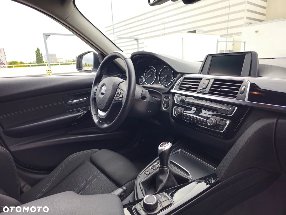 BMW Seria 3 318d Advantage - 21