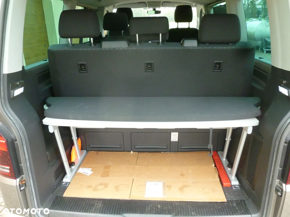 Volkswagen Multivan - 8