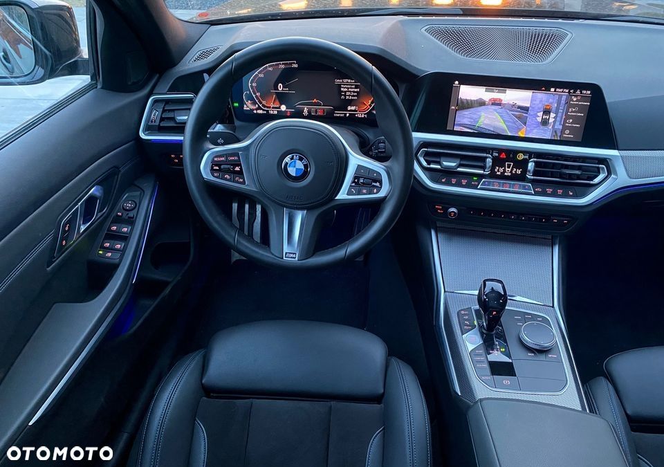 BMW Seria 3 318d M Sport Shadow - 8