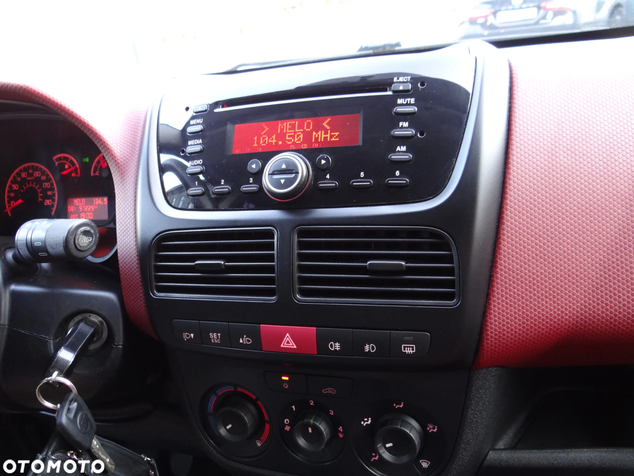 Fiat Doblo 1.4 16V Emotion - 30