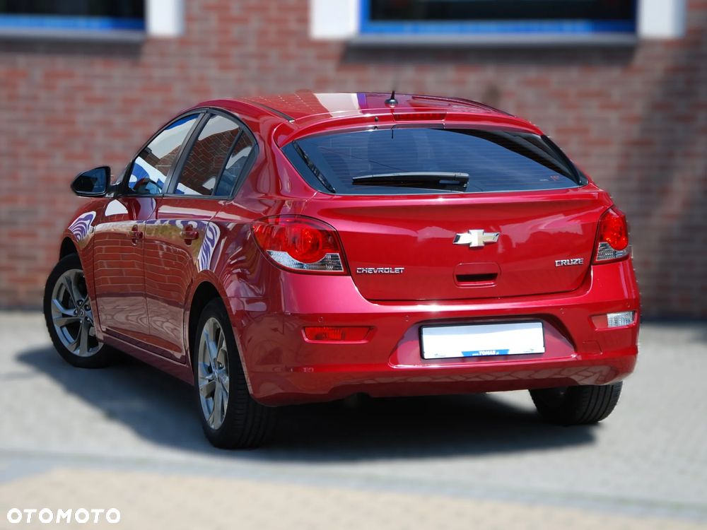 Chevrolet Cruze 1.6 LS+ - 13