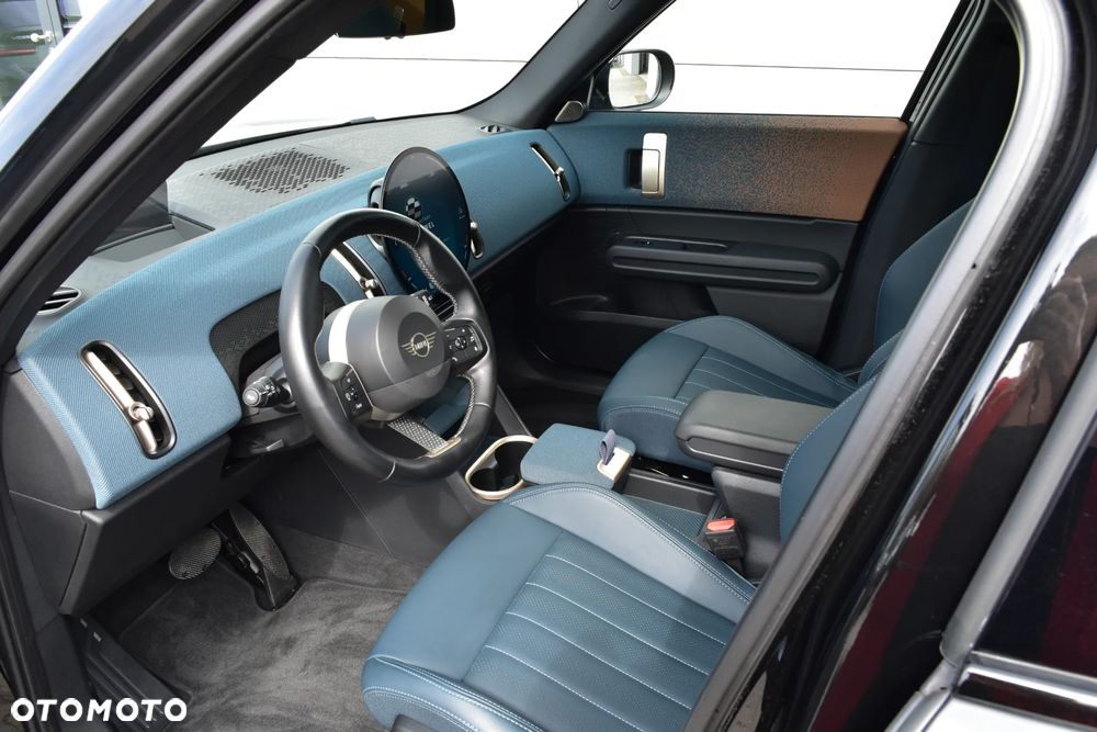 MINI Countryman SE ALL4 66.5kWh Linia Favoured - 17