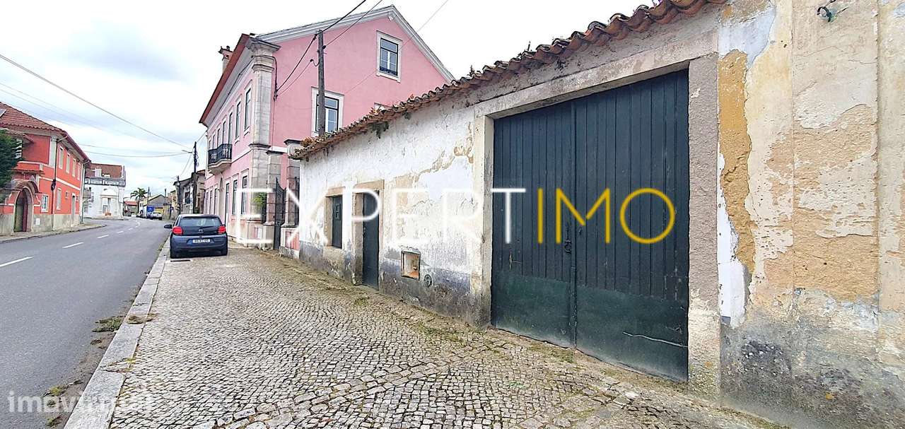 Moradia para Reabilitação Inserida em Terreno 700 m2 no Centro da... - Grande imagem: 4/14