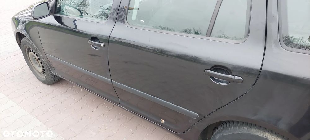 Skoda Octavia 1.6 Ambiente - 9