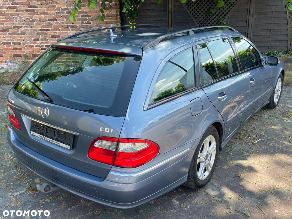 Mercedes-Benz Klasa E 320 CDI 7G-TRONIC Elegance - 21