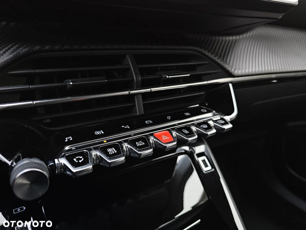 Peugeot 2008 1.5 BlueHDi Allure S&S - 17