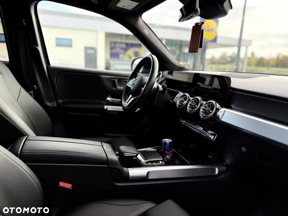 Mercedes-Benz GLB - 15