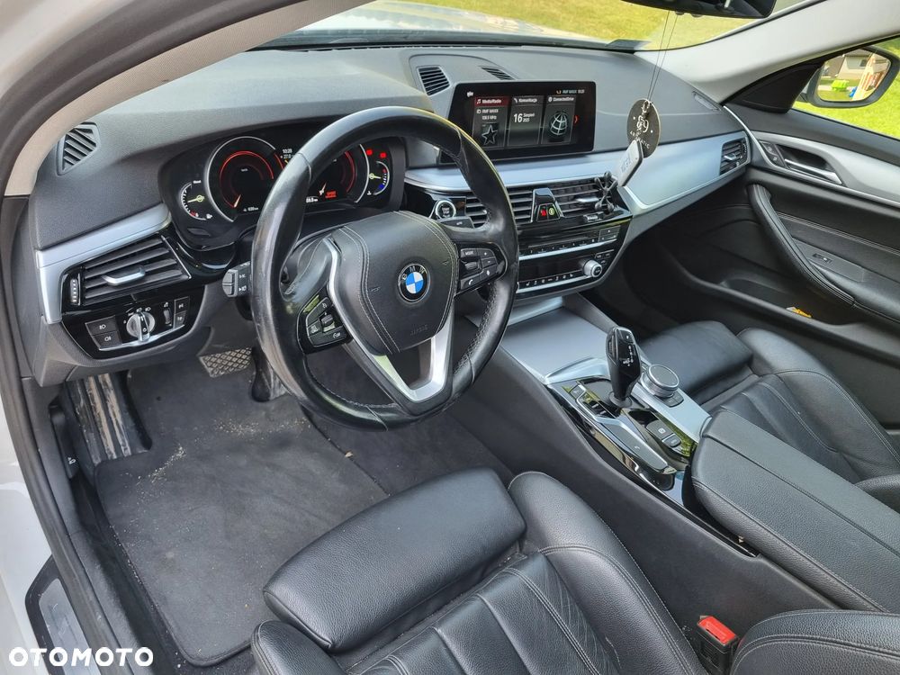 BMW Seria 5 520d xDrive Luxury Line - 7