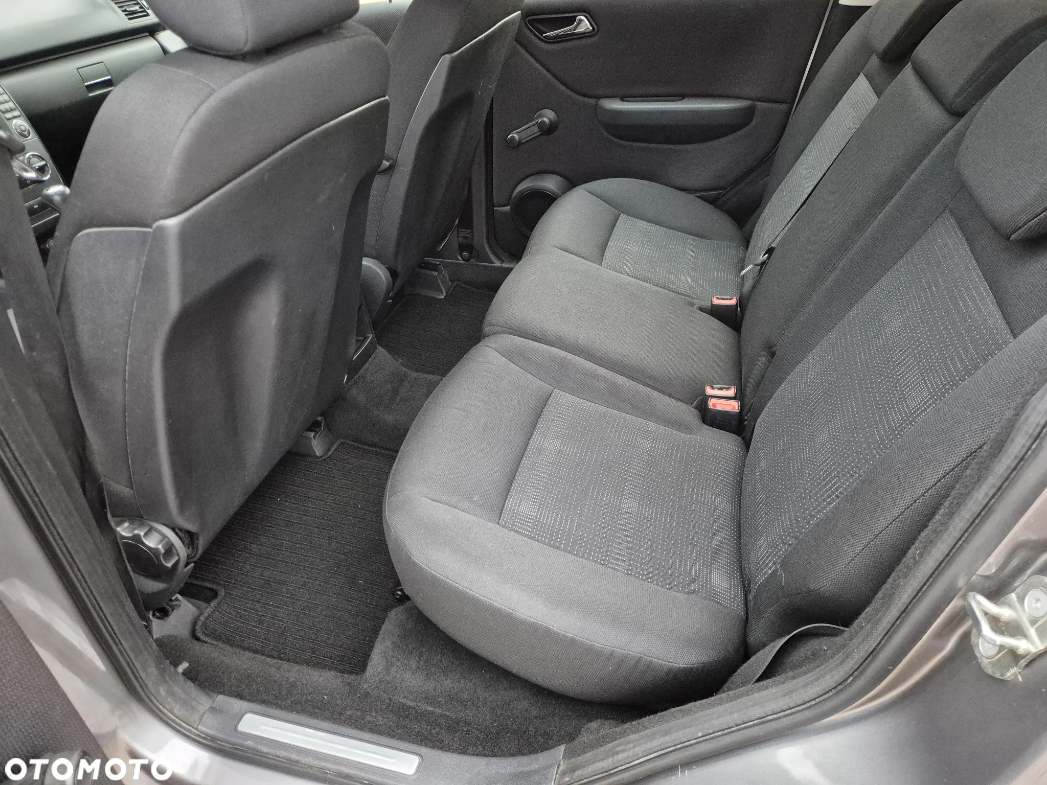 Mercedes-Benz Klasa A 180 BlueEFFICIENCY - 13