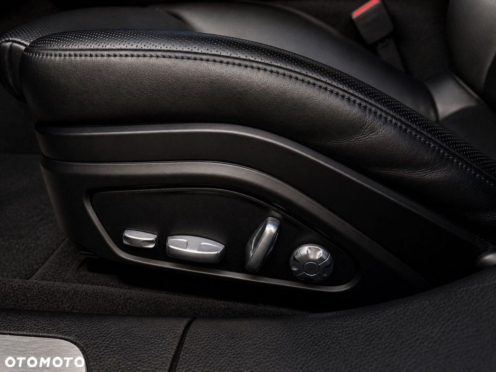 Porsche Panamera Turbo - 28